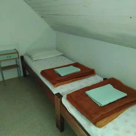 Orman Evi Planinska Koca Na Kopitniku Dol pri Hrastniku