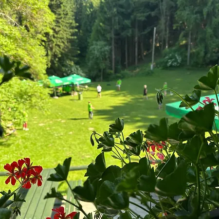 ロッジ Planinska Koca Na Kopitniku
