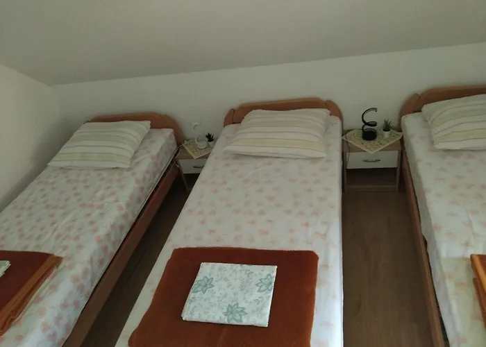 Planinska Koca Na Kopitniku *